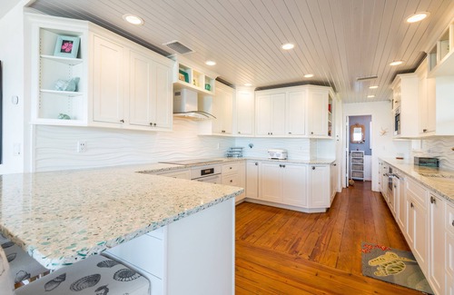 Indian River Oaks House | Gorgeous Beach Villa, with Private Access to Beach