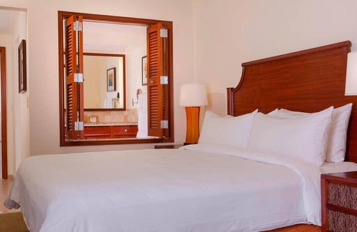 Ko Olina Resort | Gorgeous Beachfront KoOlina Club Resort+Amenities, 2-Bedroom Condo Island View