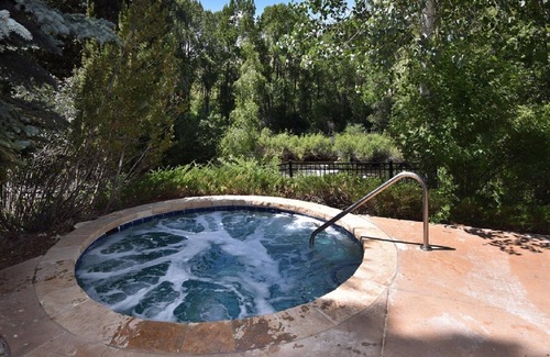 Avon Condo | Gorgeous Beaver Creek 2 bed 2 bath condo at the Lodge at Brookside