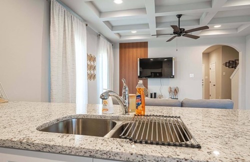 West San Antonio House | Gorgeous, Brand New 3-Bedrooms Home Near SeaWorld & Lackland Air Force Base.