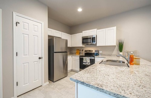 West San Antonio House | Gorgeous, Brand New 3-Bedrooms Home Near SeaWorld & Lackland Air Force Base.