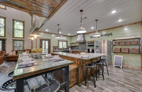 Broken Bow House | Gorgeous Broken Bow Family Home with Private Hot Tub