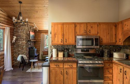 Bailey House | Gorgeous Cabin 3 Rooms & 2 Baths