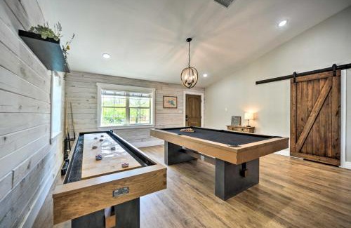 Canyon Lake House | Gorgeous Cabin with Pergolas, Walk to River!