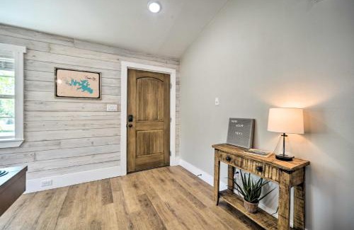 Canyon Lake House | Gorgeous Cabin with Pergolas, Walk to River!