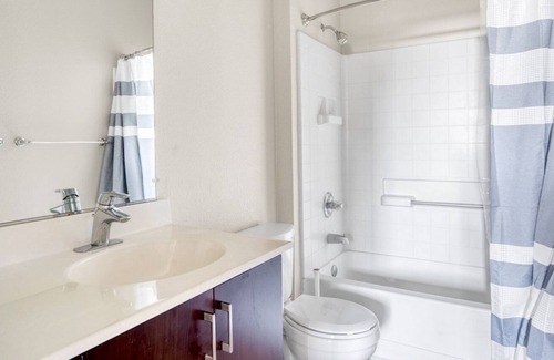 Downtown Apartment | Gorgeous Campbell 2BR w/ Pool, Gym & W/D, near eBay & WF, by Blueground