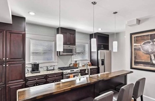 Midtown House | Gorgeous Central Modern Midtown 2 Bed Home - Piedmont Park - Parking - Quiet