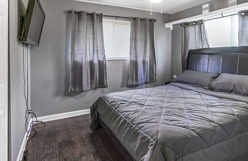 University City House | Gorgeous! Centrally located 3bd-2bth Home-St.Louis, MO within University City,MO