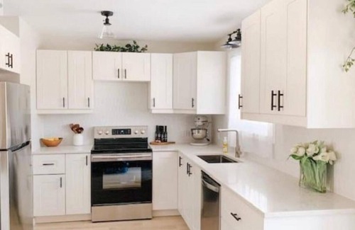 Selwyn House | Gorgeous cottage is only a two hour from Toronto