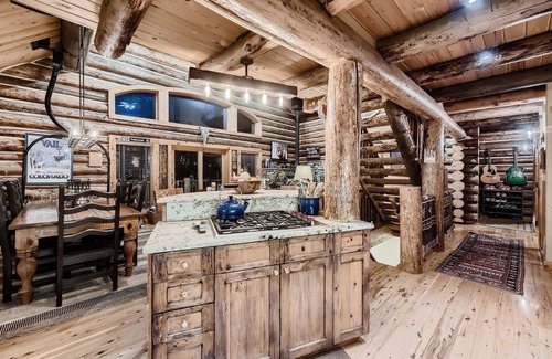 Breckenridge House | Gorgeous Custom Log Home w Amazing Views, Two Saunas, Hot Tub and Cold Plunge!