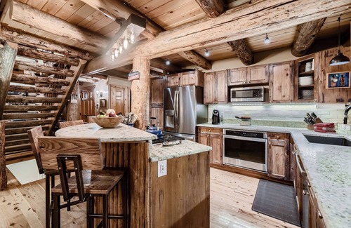 Breckenridge House | Gorgeous Custom Log Home w Amazing Views, Two Saunas, Hot Tub and Cold Plunge!