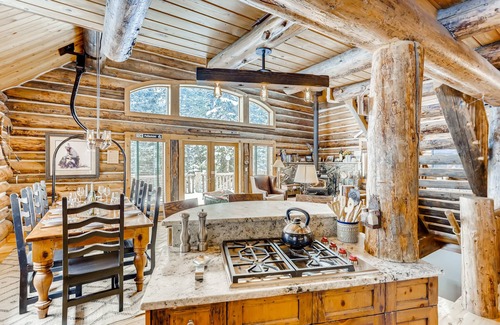 Breckenridge House | Gorgeous Custom Log Home w Amazing Views, Two Saunas, Hot Tub and Cold Plunge!