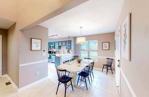 Annapolis House | Gorgeous dog-friendly retreat w/fireplace, patio, & firepit