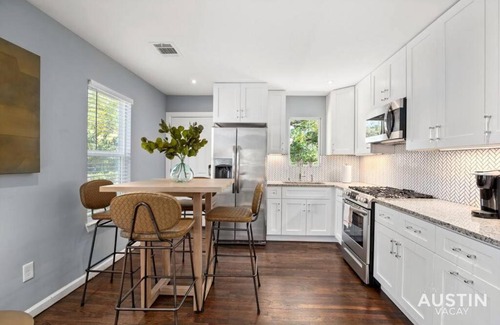 Foster Heights House | Gorgeous East Central Austin 2BD Close to Downtown
