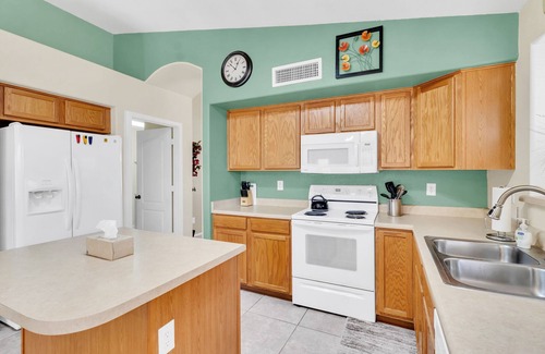 Litchfield Park House | Gorgeous family home five minutes from State Farm Stadium!