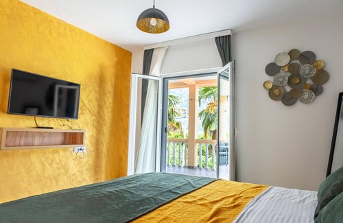 Donji Stoliv Apartment | Gorgeous Flat With Balcony Near Sea in Kotor