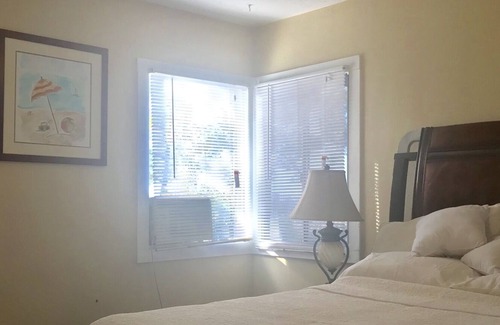 Lancaster House | Gorgeous Garden Guest House in Best Area of Palmdale