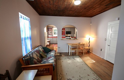 Holly House | Gorgeous Garden St. House -Close to Downtown, Shops, Cafes, Parks, Music, Trails