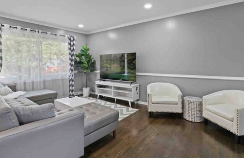 Glen Ellyn House | Gorgeous Glen Ellyn Gem