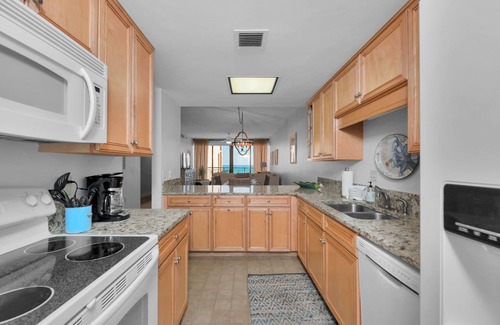 Navarre Beach Condo | Gorgeous Gulf views! On the beach! Free beach service! Last minute deals!
