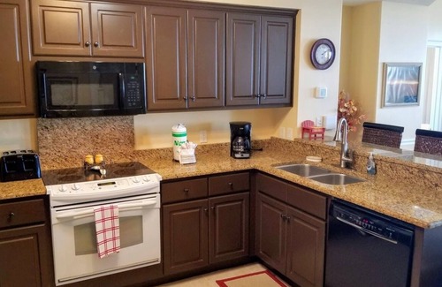 Thomas Drive Condo | Gorgeous Gulf Views - 40 Ft Balc ; Free Beach Chair Set Up; Walk-In Showers!