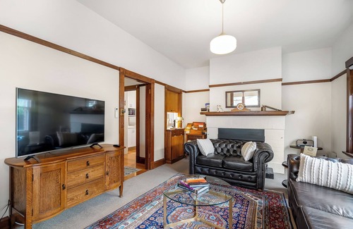 New Town House | Gorgeous Hobart Accommodation: "Park on Park" 4 bedrooms, sleeps 7, 2 bathrooms