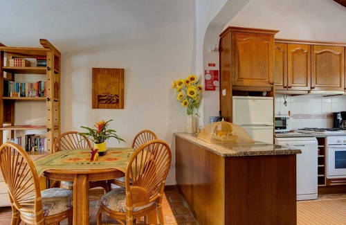Barracao House | Gorgeous Holiday Home With Swimming Pool