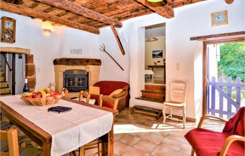 Saint-Victor-la-Coste House | Gorgeous Home In Saint Victor La Coste