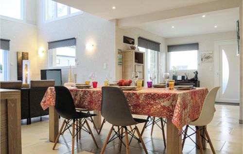 Saint-Germain-sur-Ay House | Gorgeous Home In Stgermainay-Plage