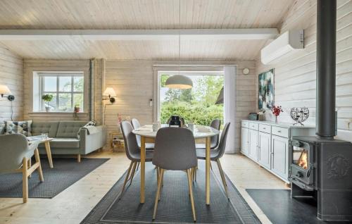 Hoeve Strand House | Gorgeous Home In Asnæs With Kitchen