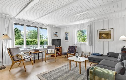 Hvidbjerg Strand House | Gorgeous Home In Børkop With Kitchen