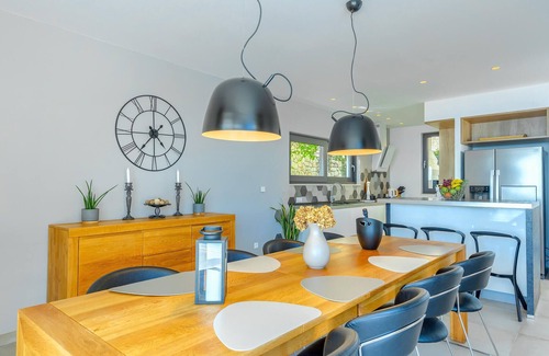 Bast House | Gorgeous home in Baska Voda with WiFi