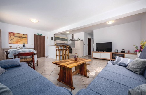 Kastel House | Gorgeous home in Buje with kitchen