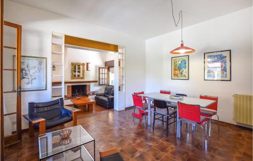 Camaiore House | Gorgeous Home In Camaiore With Wifi