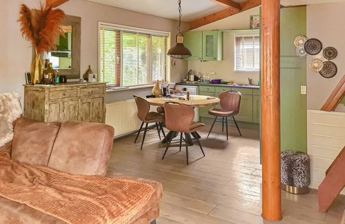 Erm House | Gorgeous home in Erm with WiFi