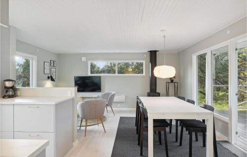 Farvang House | Gorgeous Home In Fårvang With Wifi