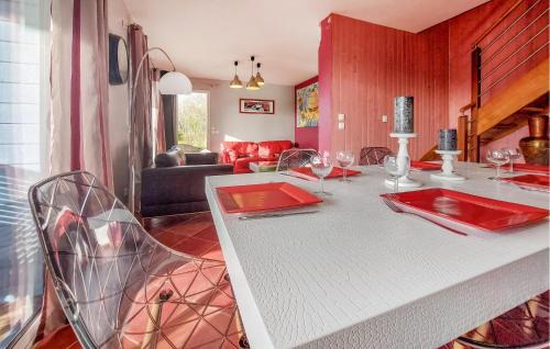 Le Tour-du-Parc House | Gorgeous Home In Le Tour-Du-Parc