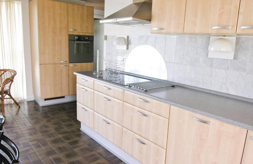 Lild Strand House | Gorgeous home in Frøstrup with WiFi
