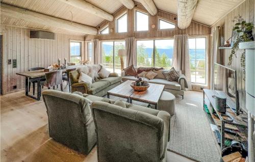 Sor-Fron House | Gorgeous Home In Gålå With Sauna