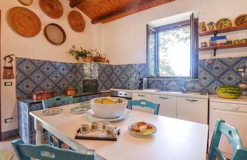 Giuliana House | Gorgeous home in Giuliana with WiFi