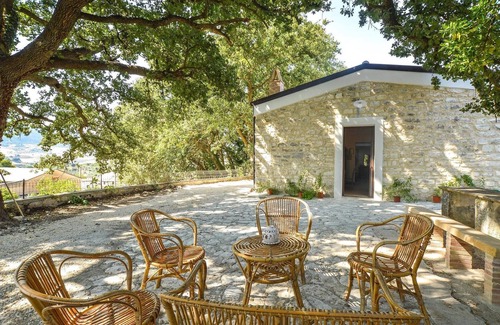 Giuliana House | Gorgeous home in Giuliana with WiFi