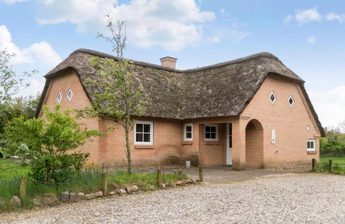 Henne House | Gorgeous Home In Henne With Kitchen
