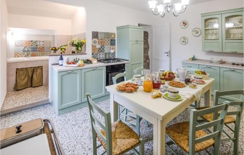 Montelovesco House | Gorgeous Home In Palazzetto Nese