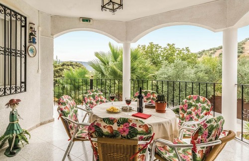 Iznajar House | Gorgeous home in Iznajar