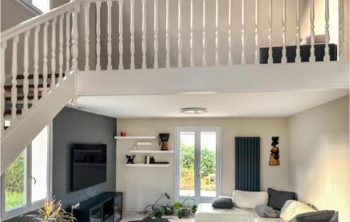 Joue-les-Tours House | Gorgeous Home In Joué Les Tours