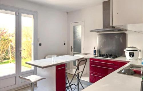 Joue-les-Tours House | Gorgeous Home In Joué Les Tours