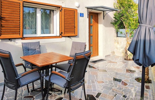 Umag House | Gorgeous home in Kmeti with Wi-Fi