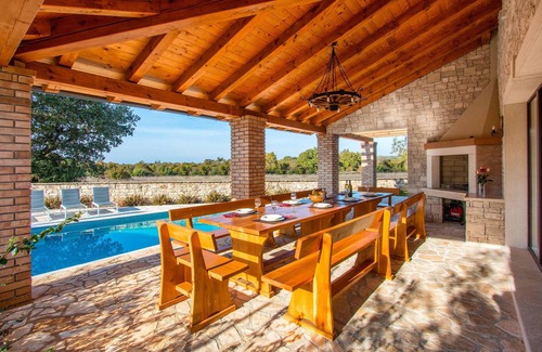 Krmed House | Gorgeous home in Krmed with WiFi