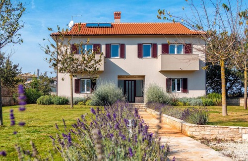 Krmed House | Gorgeous home in Krmed with WiFi