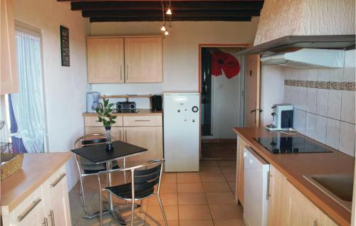 Lavardac House | Gorgeous Home In Lavardac With Kitchen